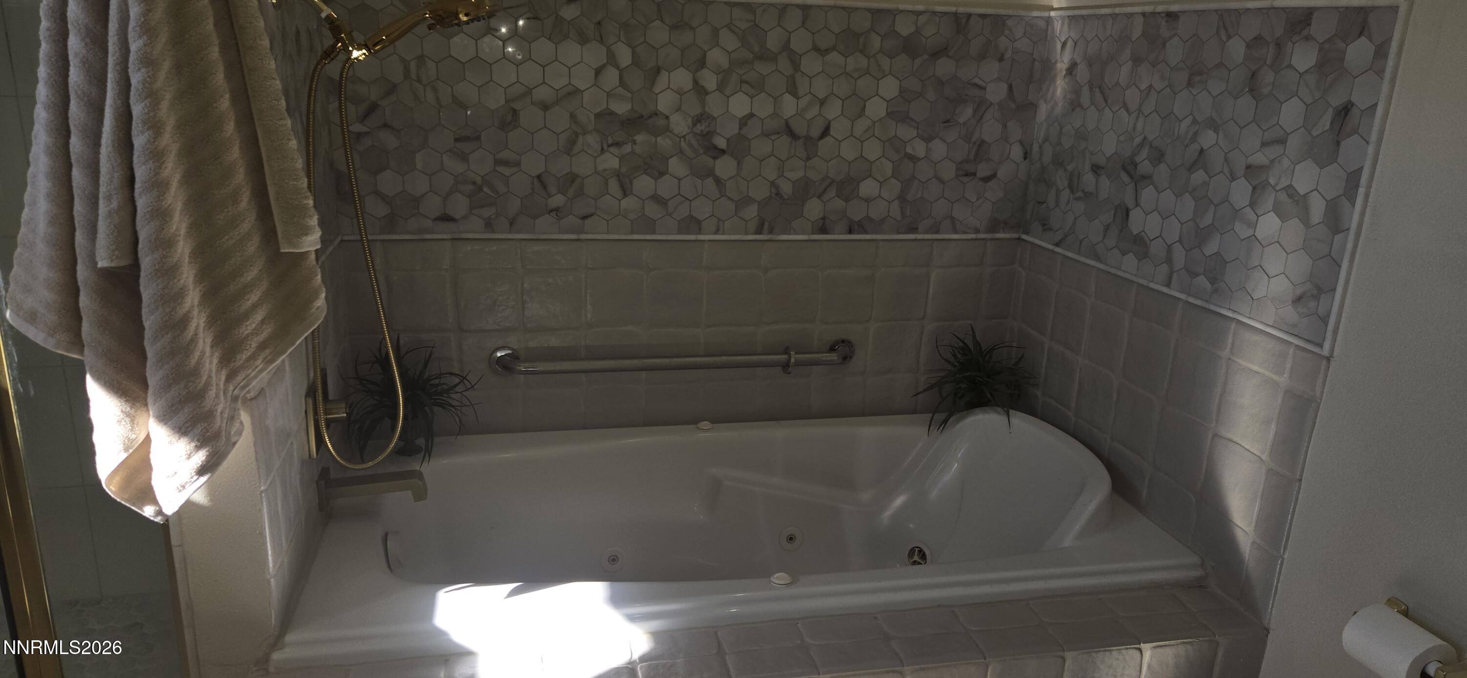 13120 Welcome Way Reno, NV 89511 - Photo 34 of 69 1st bath 2