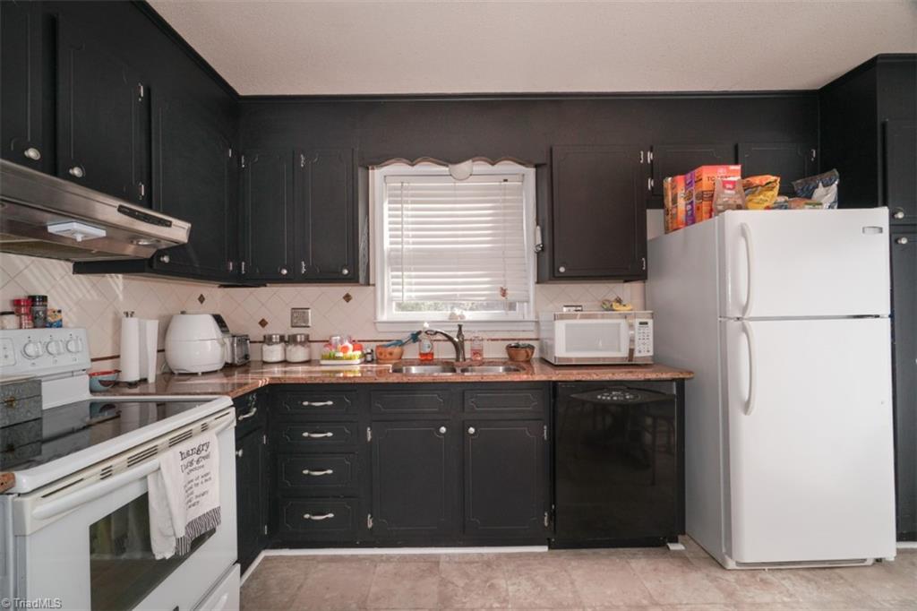 3127 Rockingham Road High Point, NC 27265 - Photo 15 of 29