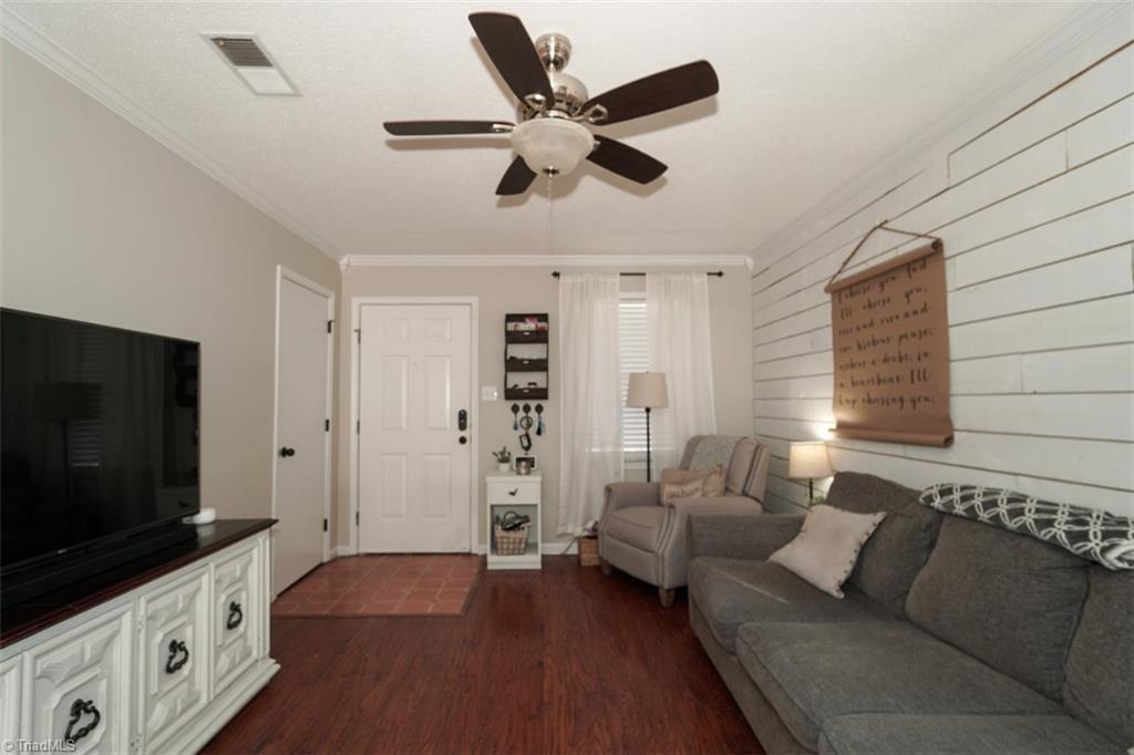 3127 Rockingham Road High Point, NC 27265 - Photo 10 of 29
