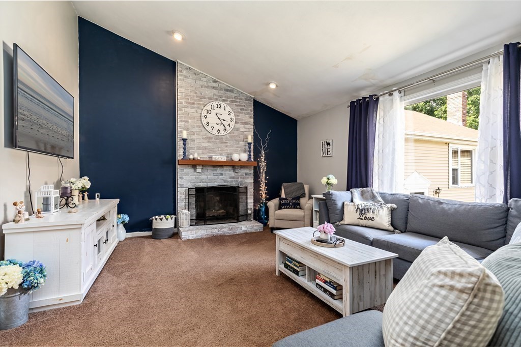 245 Cowell Road, Unit 245 Wrentham, MA 02093 - Photo 4 of 30 Gallery Image 4
