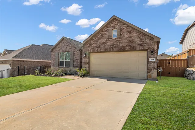 $2,250 | 935 Golden Willow Lane, Conroe, TX 77304