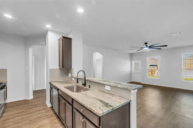 $2,250 | 935 Golden Willow Lane, Conroe, TX 77304