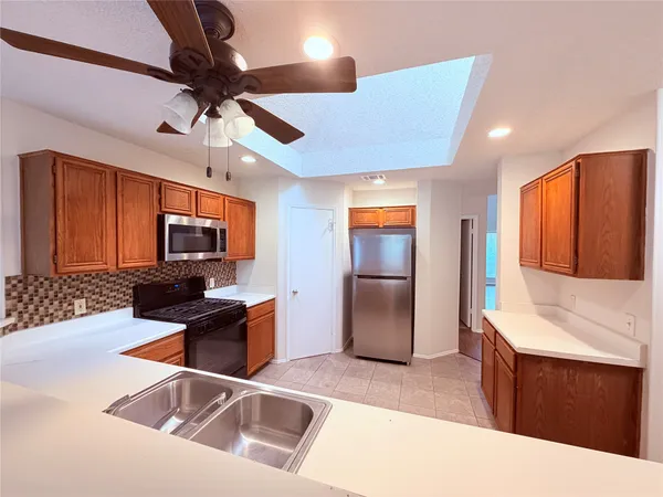 $1,900 | 16924 Cactus Blossom Drive, Pflugerville, TX 78660