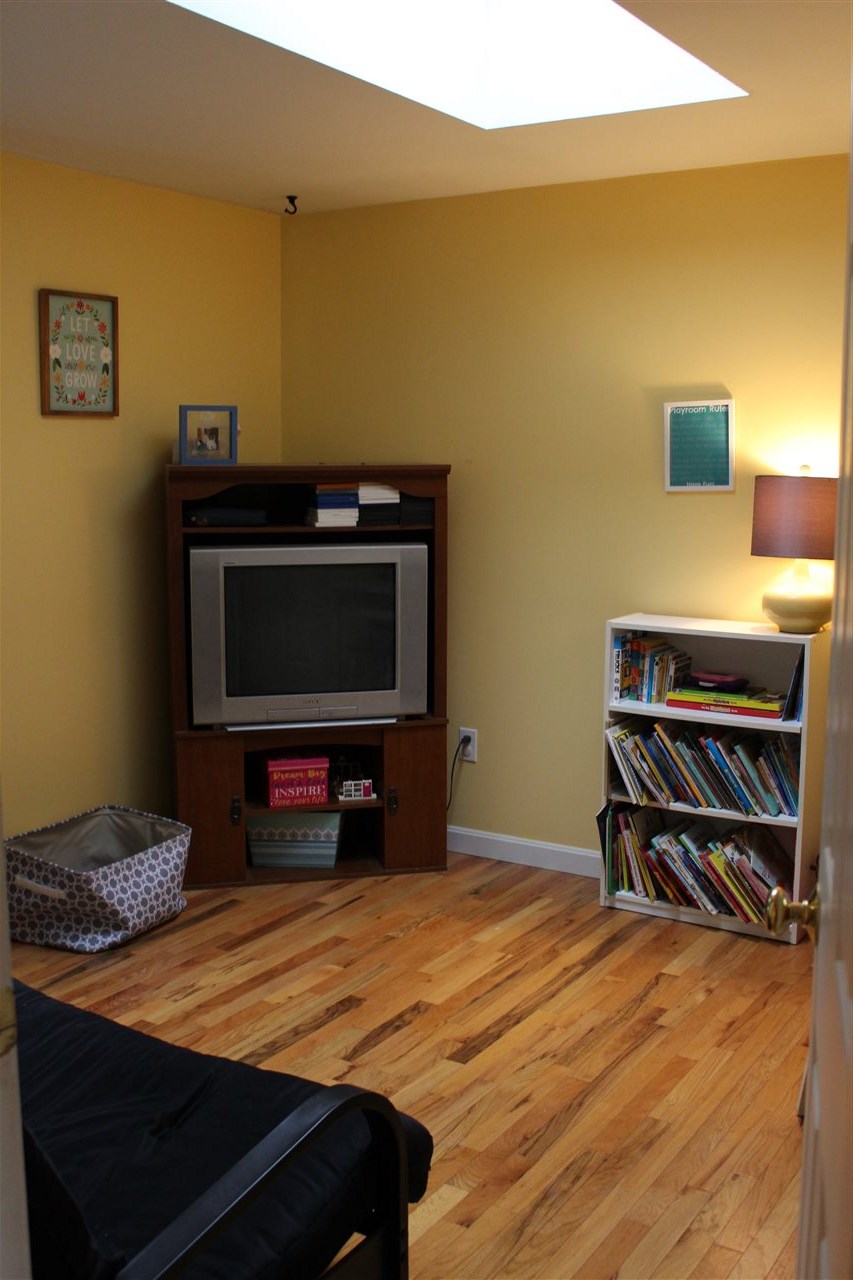 5 Newport Road Dover, NH 03820 - Photo 7 of 11