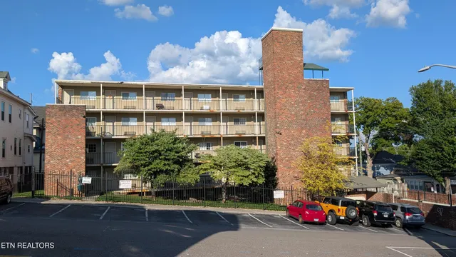 $269,000 | 510 14th Street, Unit 301, Knoxville, TN 37916