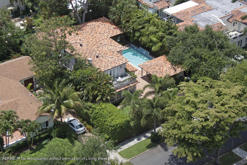 282 Barcelona Road West Palm Beach, FL 33401 - Photo 29 of 32 an aerial view of a house with a yard