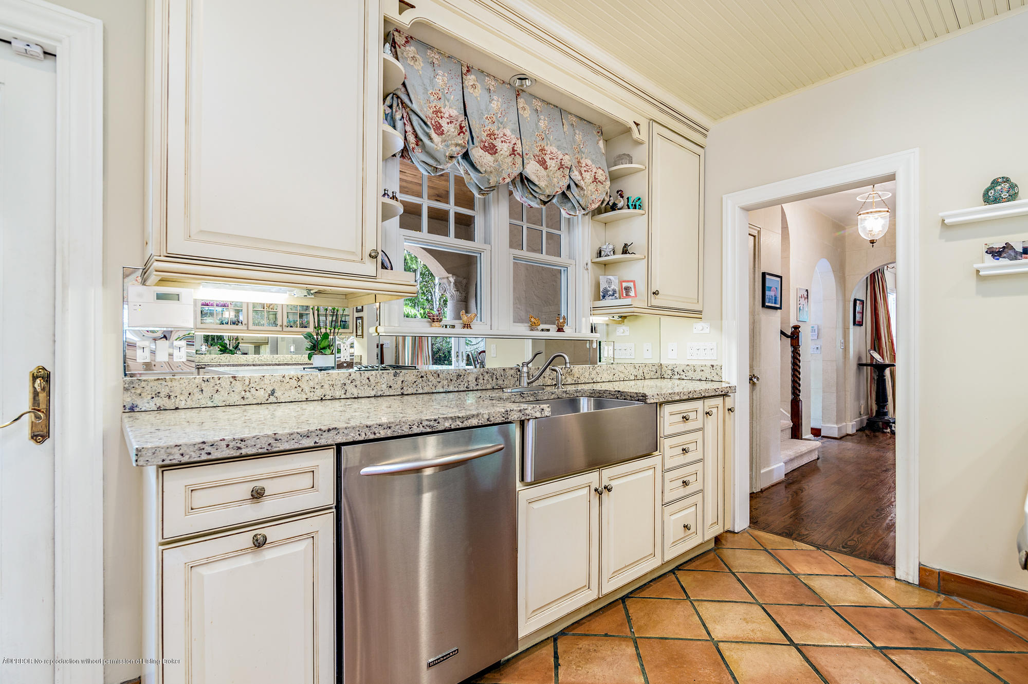 282 Barcelona Road West Palm Beach, FL 33401 - Photo 8 of 32 a kitchen with stainless steel appliances granite countertop a stove and a sink