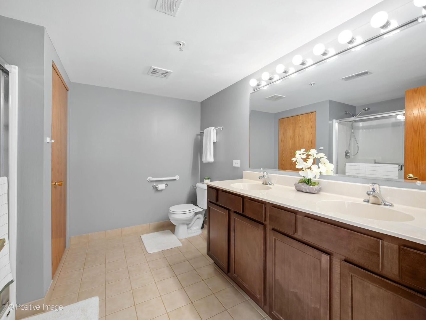 175 West Brush Hill Road, Unit 104 Elmhurst, IL 60126 - Photo 14 of 22