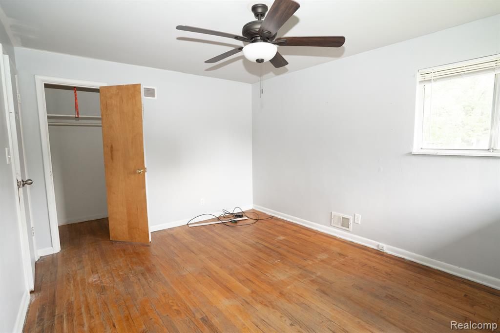 5122 West Bristol Road Flint, MI 48507 - Photo 17 of 31