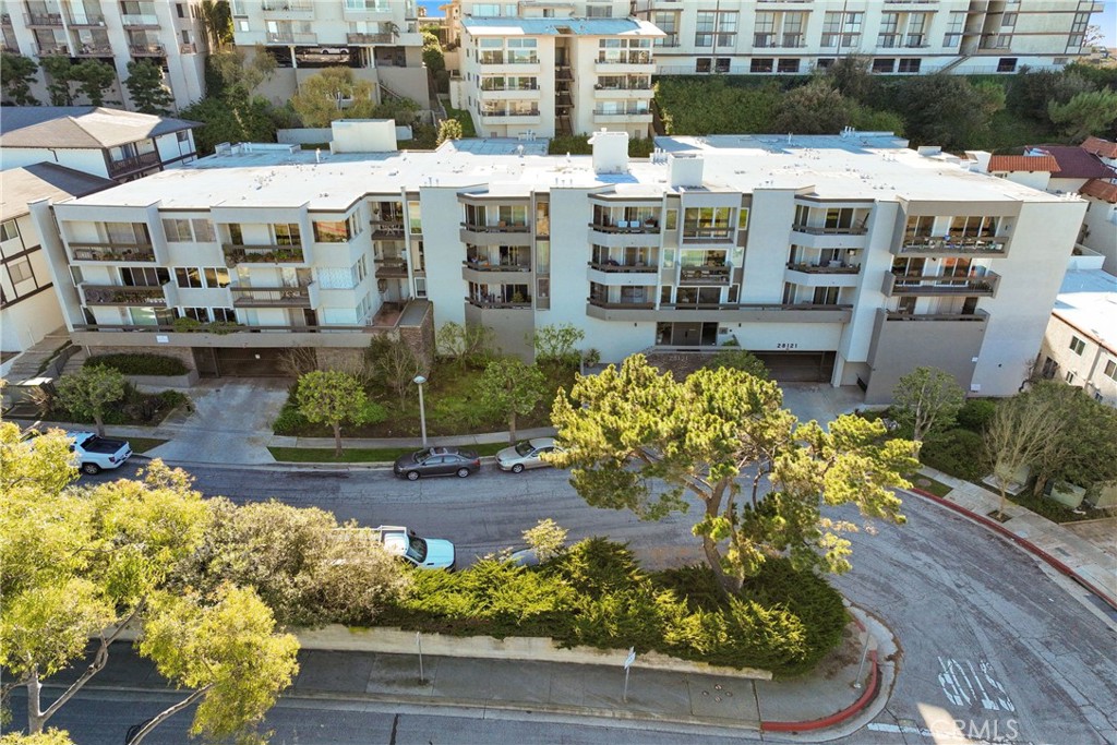 28121 Highridge Road, Unit 402 Rancho Palos Verdes, CA 90275 - Photo 3 of 38