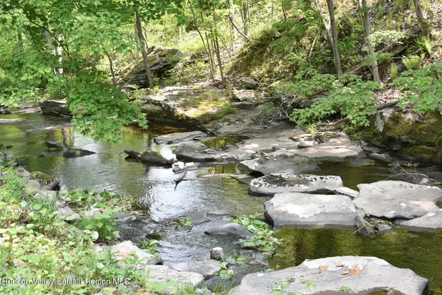 $1,600 | 20 Tannery Brook Road, Unit 6, Woodstock, NY 12498