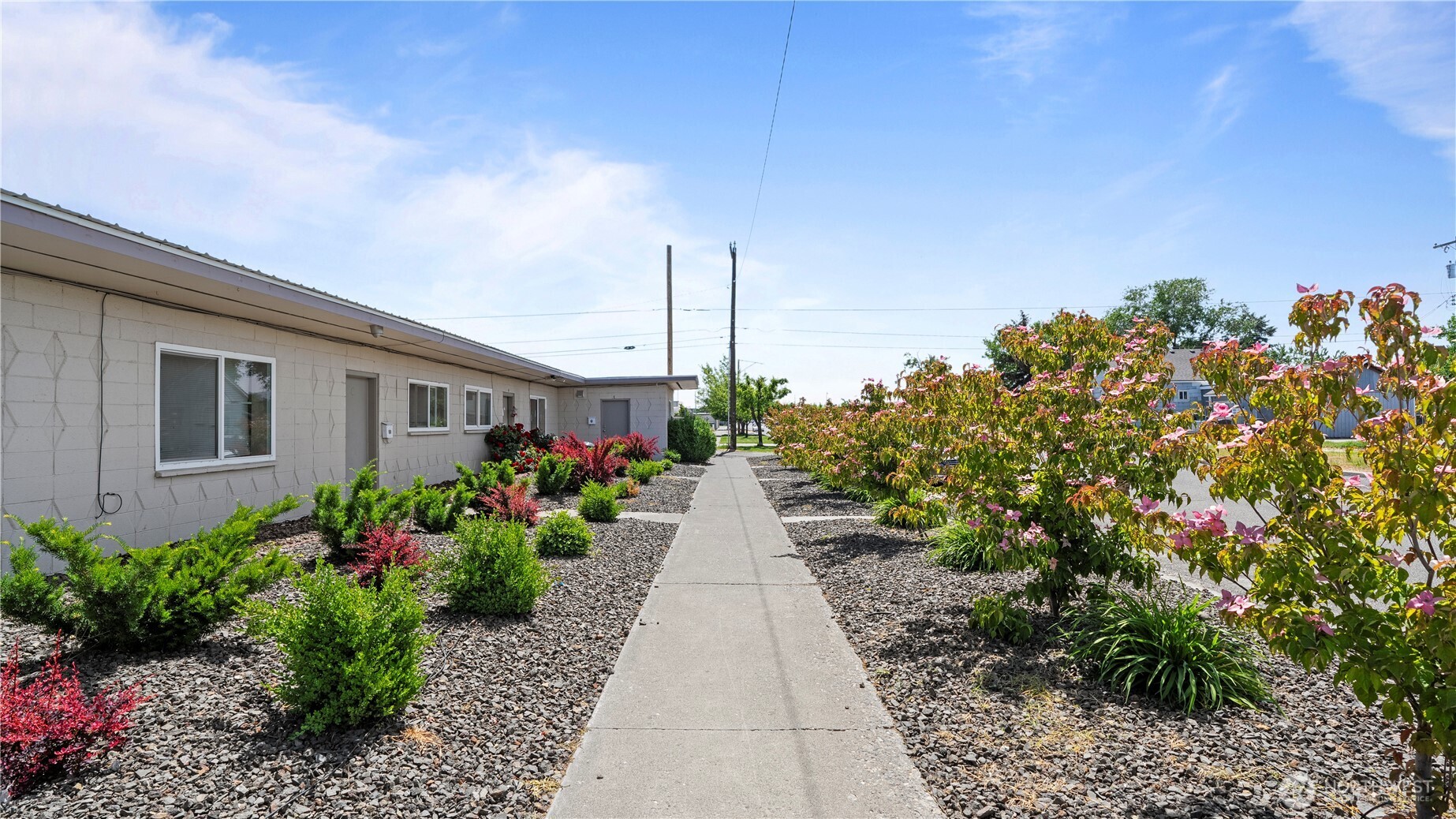 124 West Shoshone Street Pasco, WA 99301 - Photo 1 of 9