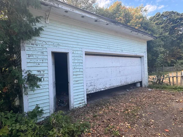 $100,000 | 66 Dudley Street, Presque Isle, ME 04769