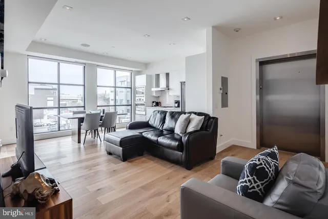 $2,195 | 240 North 2nd Street, Unit 3W, Philadelphia, PA 19106