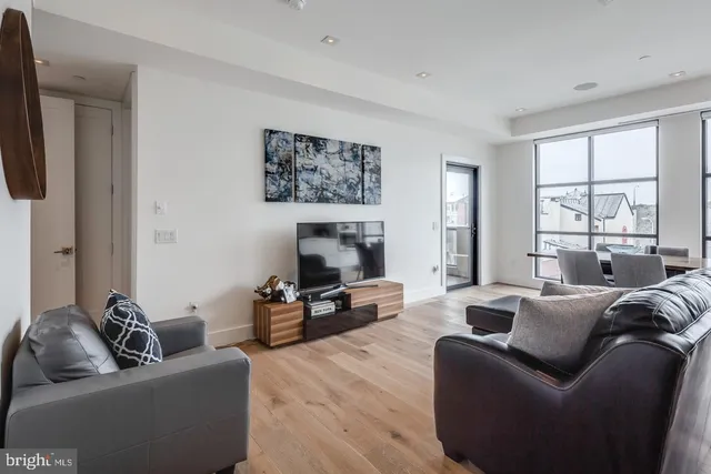 $2,195 | 240 North 2nd Street, Unit 3W, Philadelphia, PA 19106