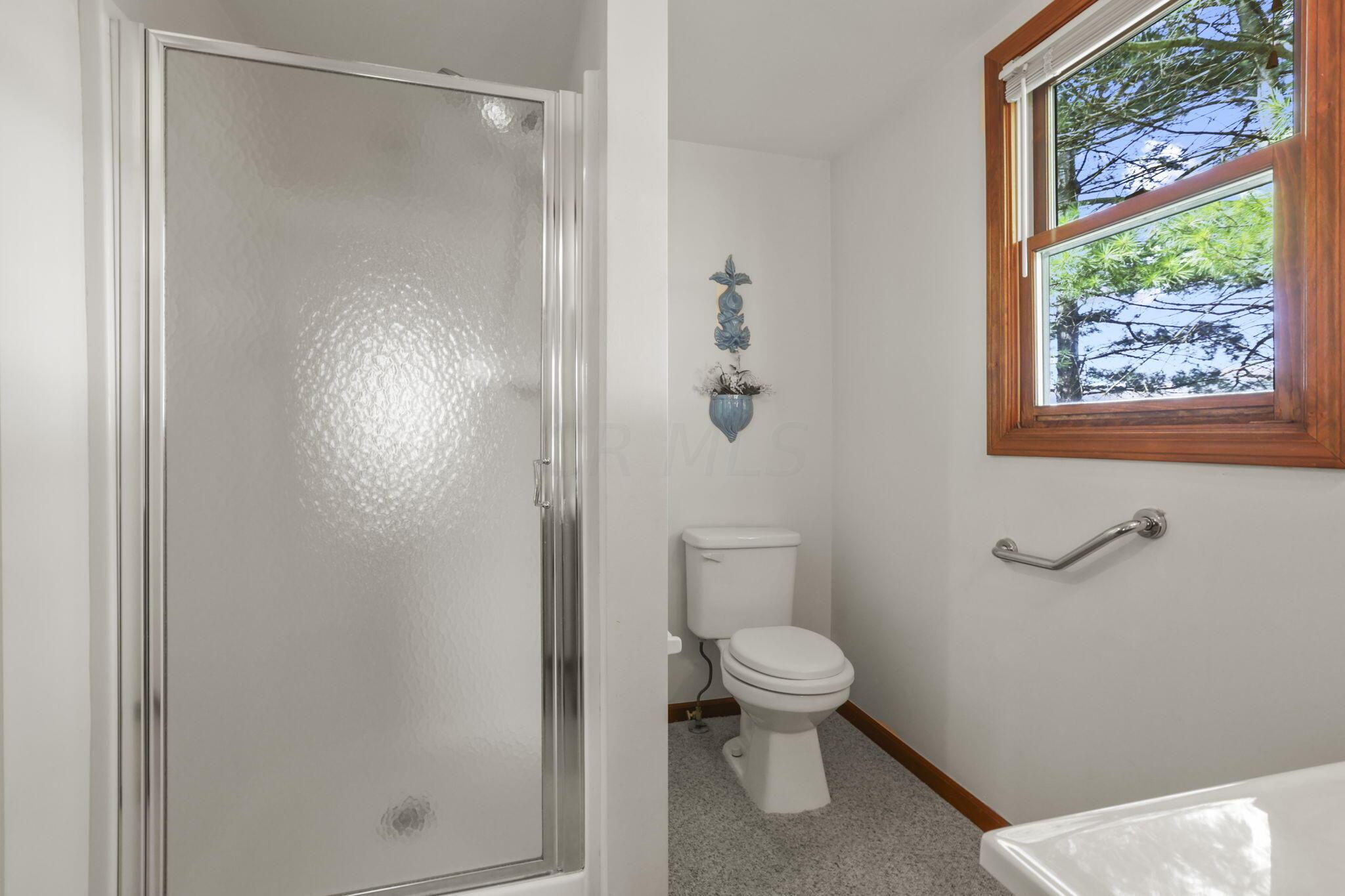 3826 Stemen Road Northwest Baltimore, OH 43105 - Photo 37 of 58 Primary Suite Bathroom