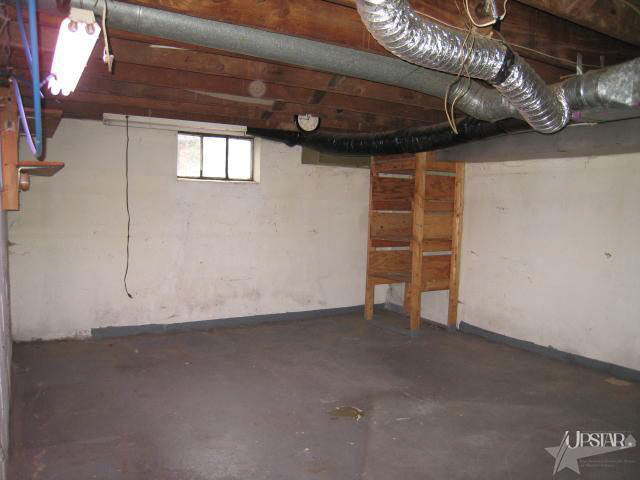 1717 Reckeweg Road Fort Wayne, IN 46804 - Photo 13 of 18 Gallery Image 13