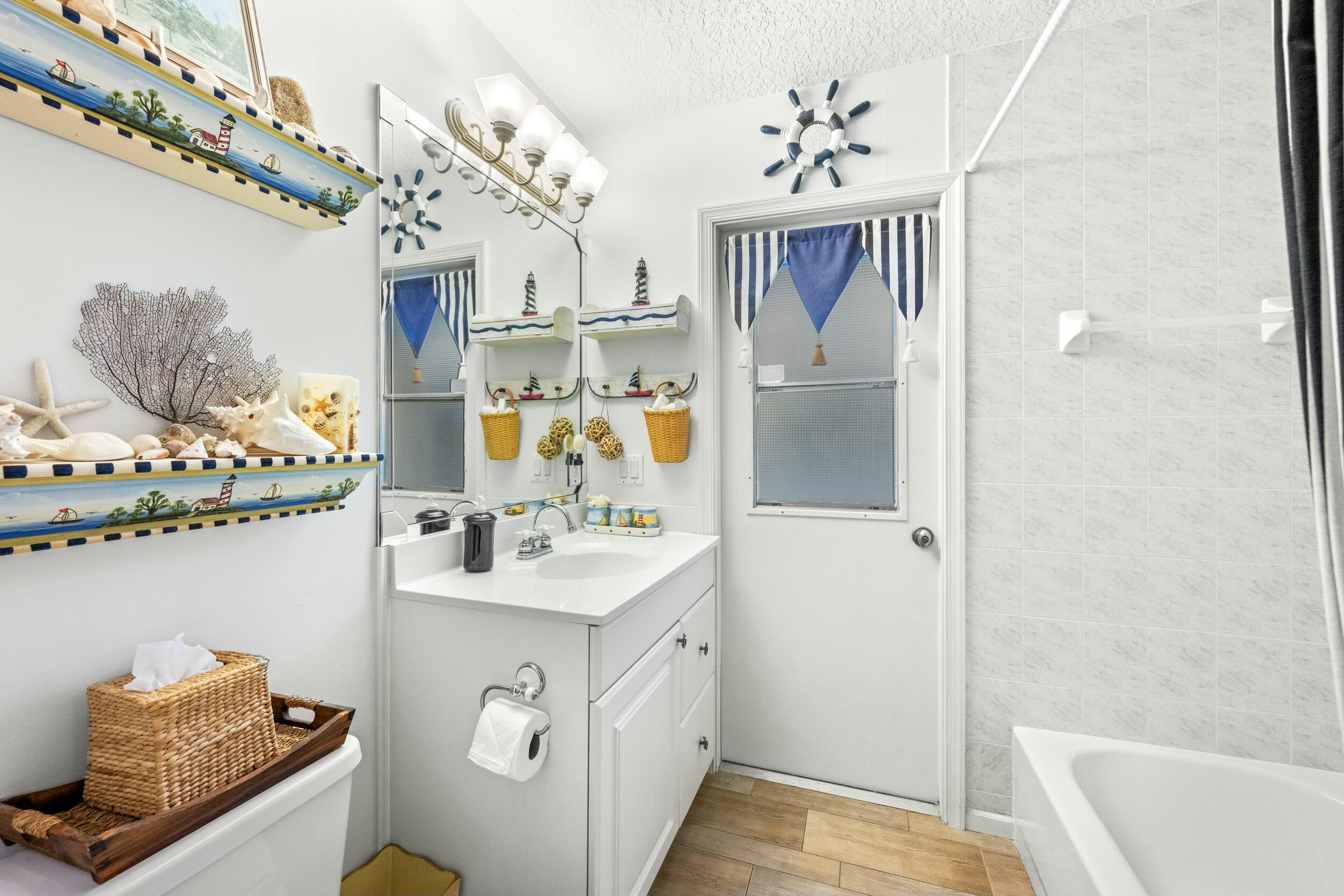 19077 Southeast County Line Road Jupiter, FL 33469 - Photo 22 of 74 Full Bath/ Cabana