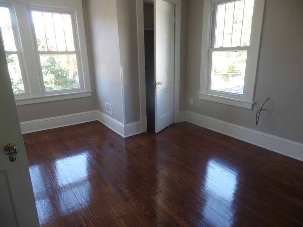 37 Gillette Avenue Springfield, MA 01118 - Photo 18 of 27