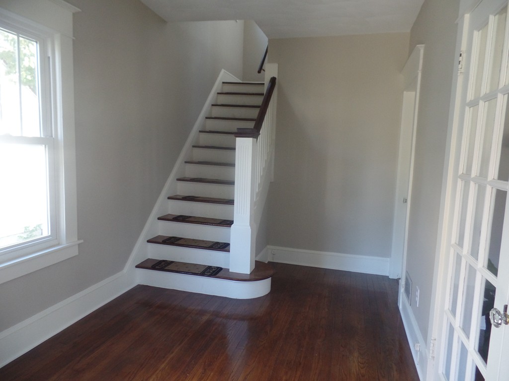 37 Gillette Avenue Springfield, MA 01118 - Photo 7 of 27