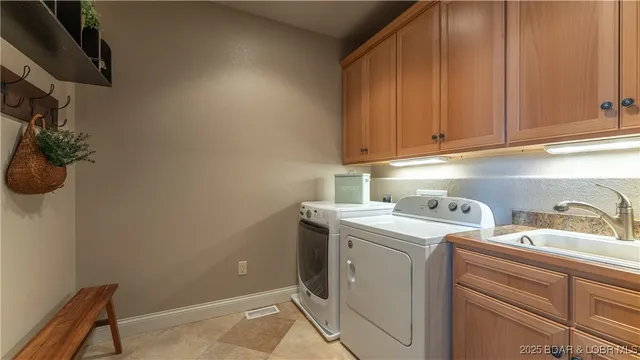 $1,275,000 | 15 Pointe Court, Lake Ozark, MO 65049