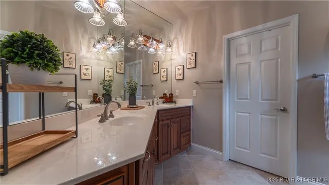 $1,275,000 | 15 Pointe Court, Lake Ozark, MO 65049