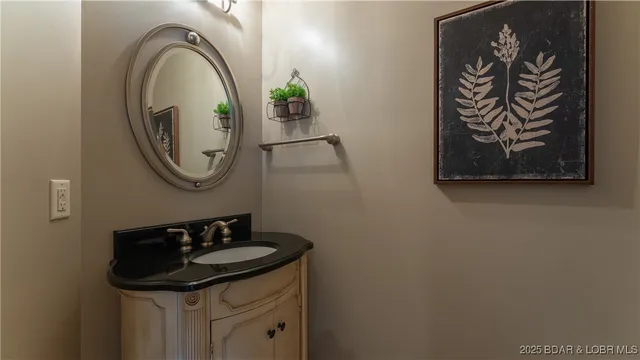 $1,275,000 | 15 Pointe Court, Lake Ozark, MO 65049