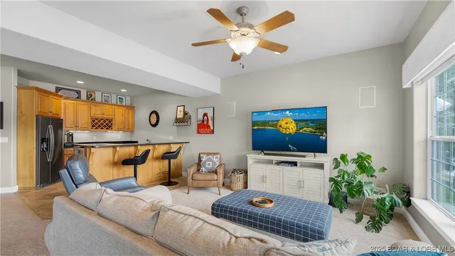 $1,275,000 | 15 Pointe Court, Lake Ozark, MO 65049