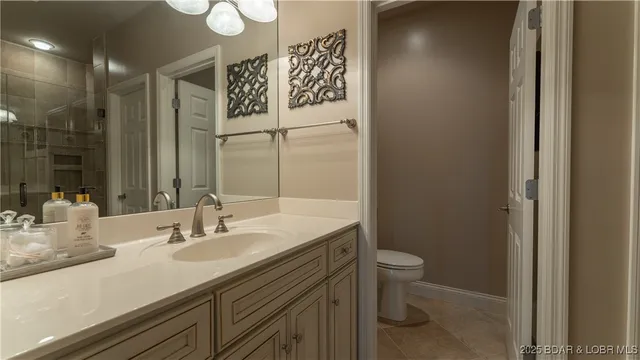 $1,275,000 | 15 Pointe Court, Lake Ozark, MO 65049