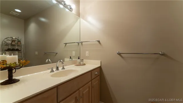 $1,275,000 | 15 Pointe Court, Lake Ozark, MO 65049