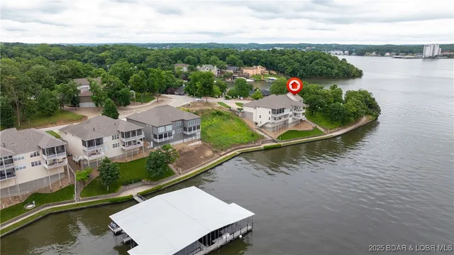 $1,275,000 | 15 Pointe Court, Lake Ozark, MO 65049