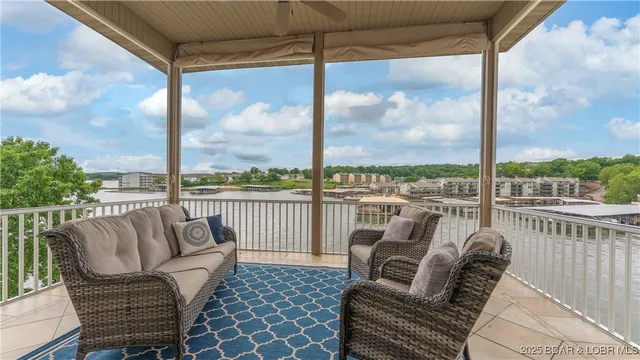 $1,275,000 | 15 Pointe Court, Lake Ozark, MO 65049