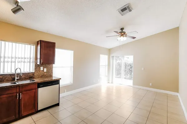 $3,145 | Dimensions North at Chapel, Pembroke Pines, FL 33029