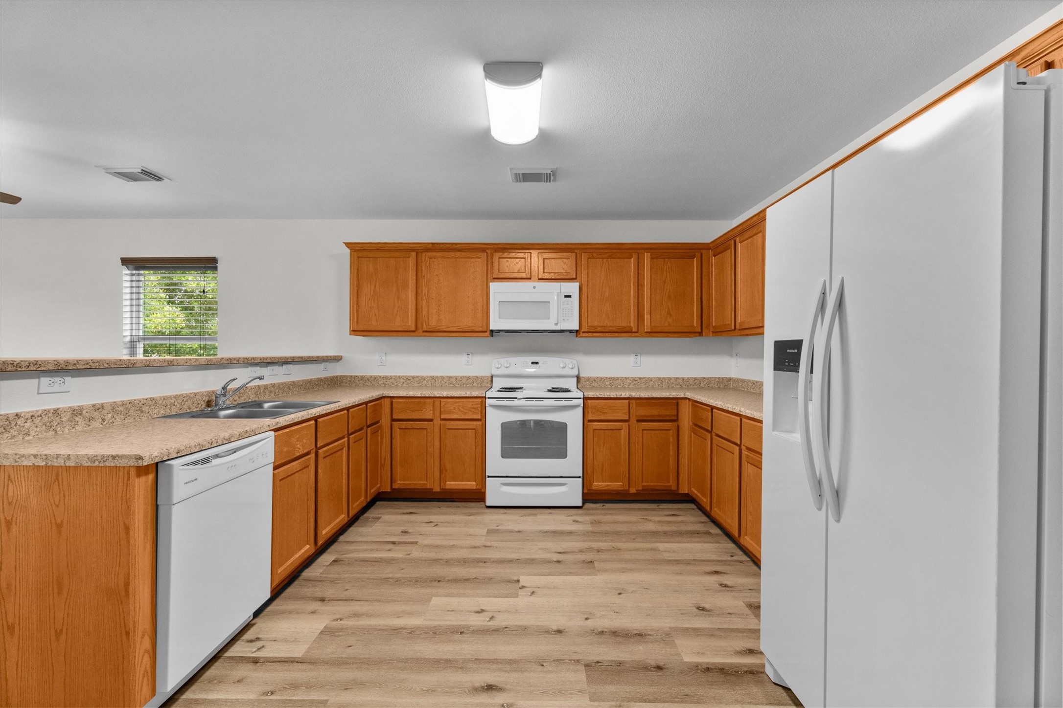 2331 Rue De Lafitte Street San Leon, TX 77539 - Photo 11 of 24 Refrigerator Included