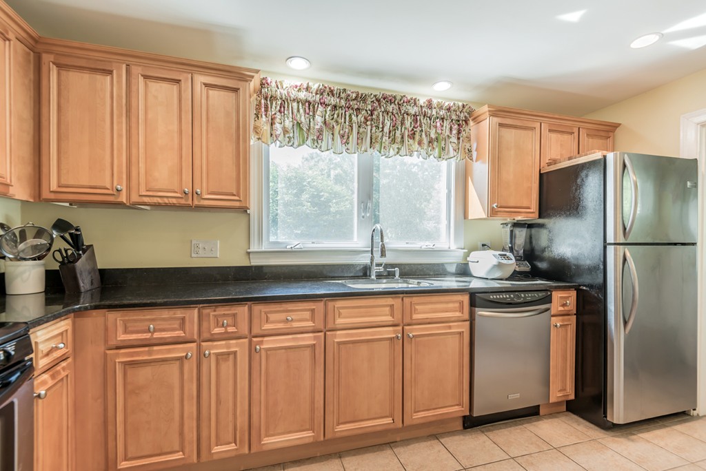 2 Castle Heights Road Andover, MA 01810 - Photo 11 of 21 Gallery Image 11