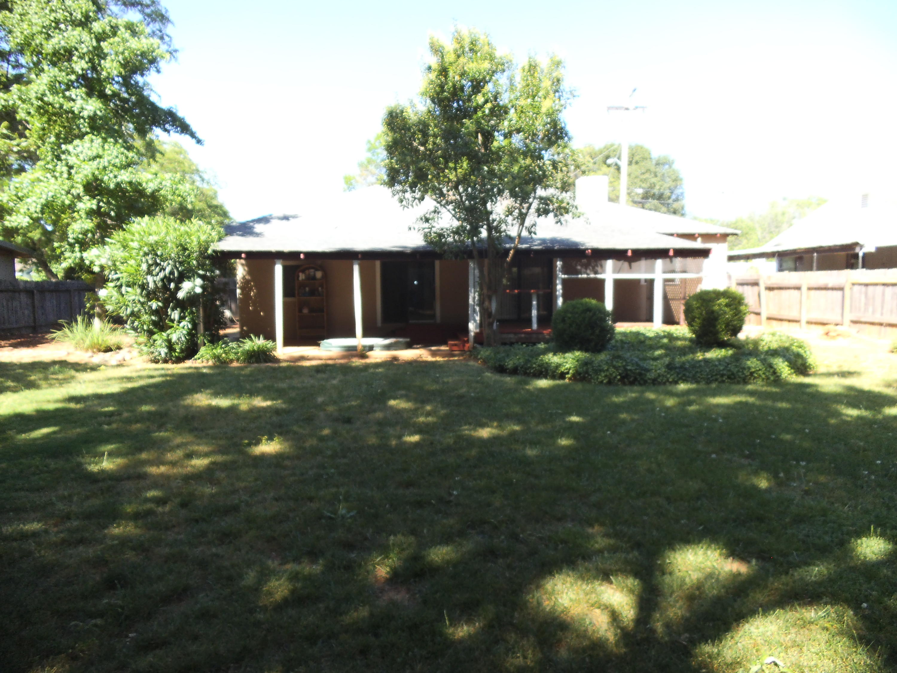 3607 Ricardo Avenue Redding, CA 96002 - Photo 14 of 20 a front view of house with yard and green space