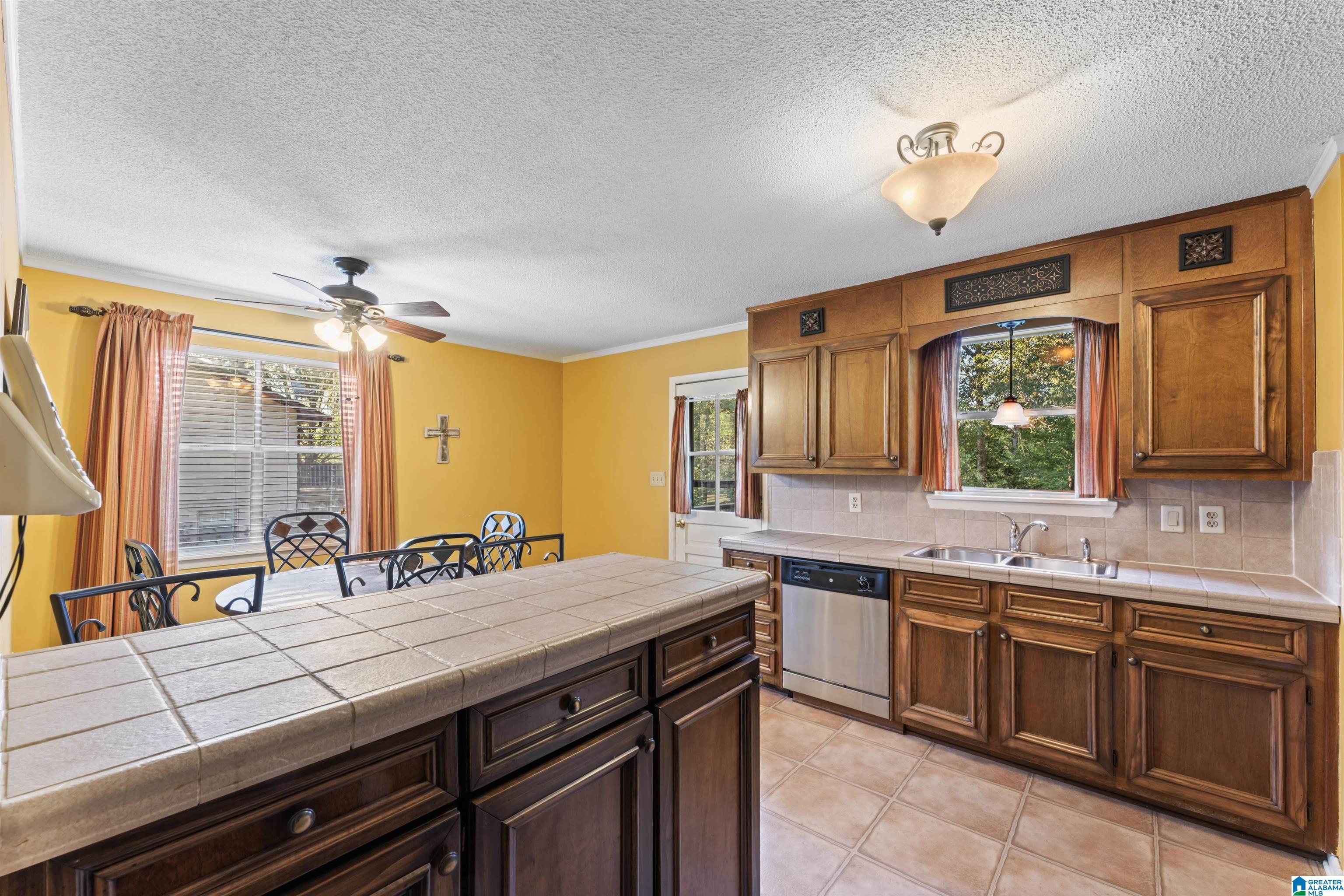 1702 Gardenridge Road Gardendale, AL 35071 - Photo 10 of 38