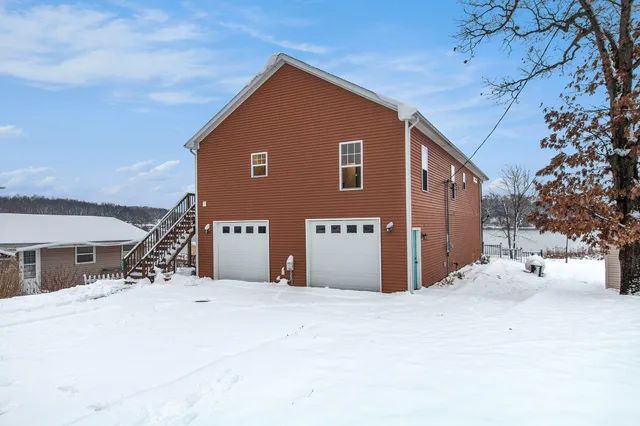 $599,900 | 7177 Longview Court, Delton, MI 49046