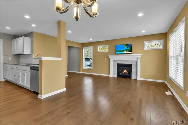 $299,999 | 701 Carriage Lane, West Seneca, NY 14224