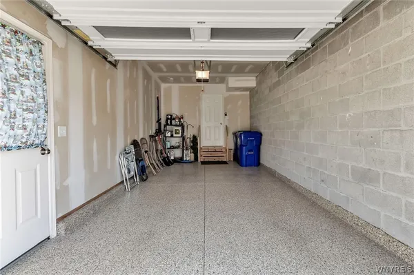 $299,999 | 701 Carriage Lane, West Seneca, NY 14224