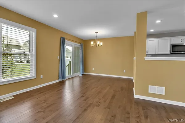 $299,999 | 701 Carriage Lane, West Seneca, NY 14224