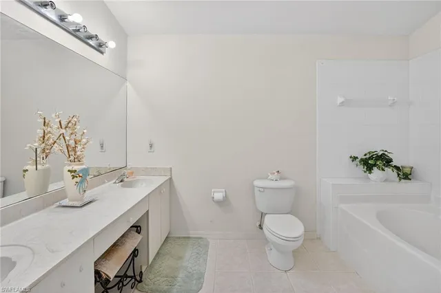 $825,000 | 3920 10th Street North, Naples, FL 34103