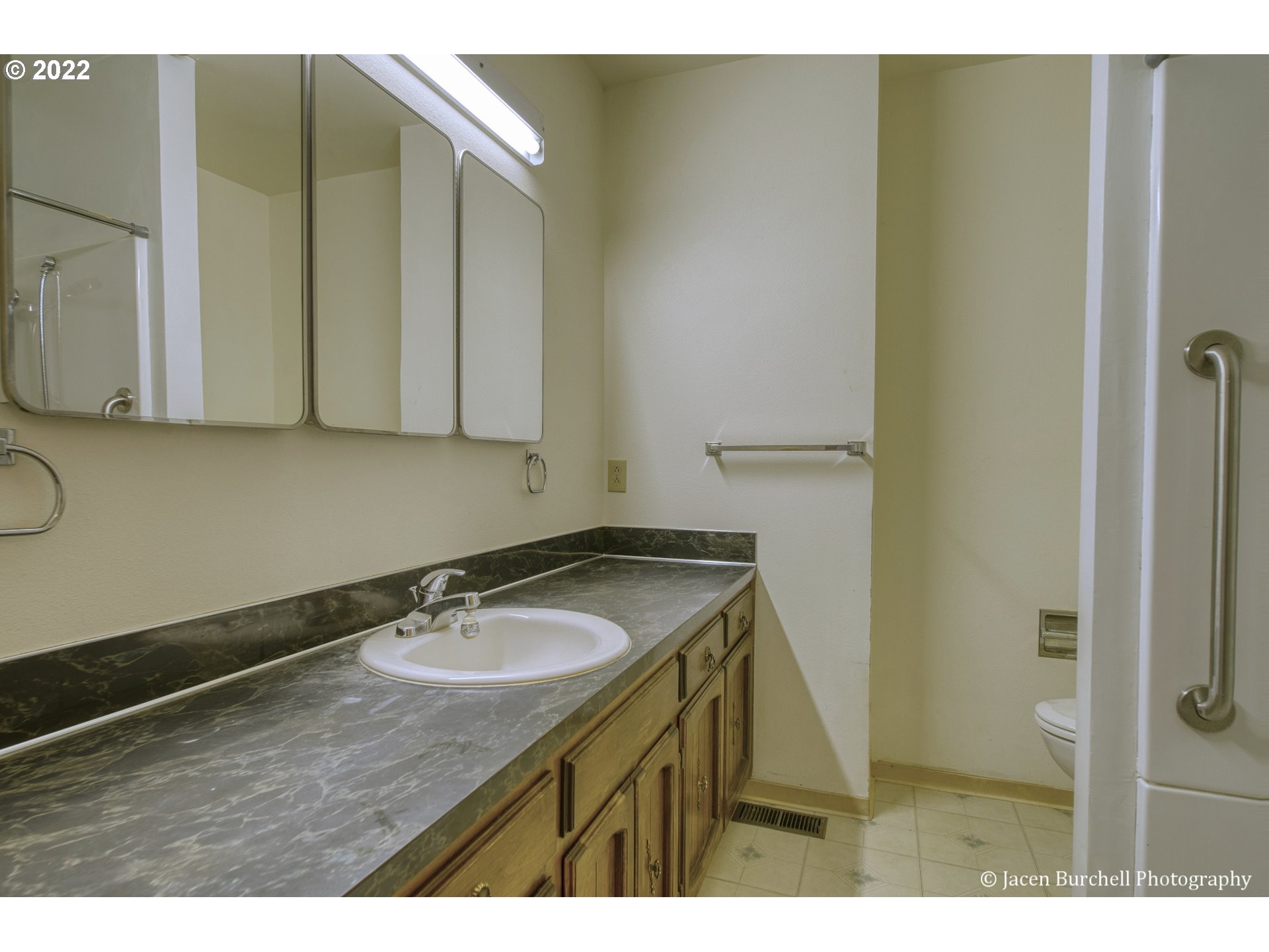 34249 Slavens Road Warren, OR 97053 - Photo 14 of 32 Bathroom