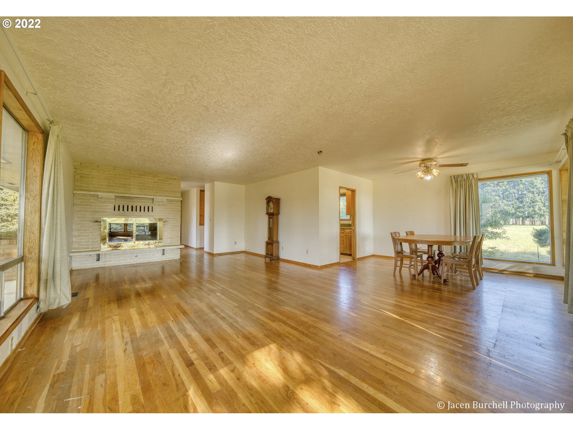 34249 Slavens Road Warren, OR 97053 - Photo 3 of 32 Living Room