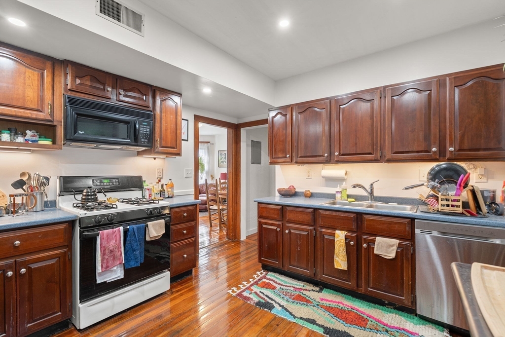 9 Blanvon Road Boston, MA 02130 - Photo 3 of 24