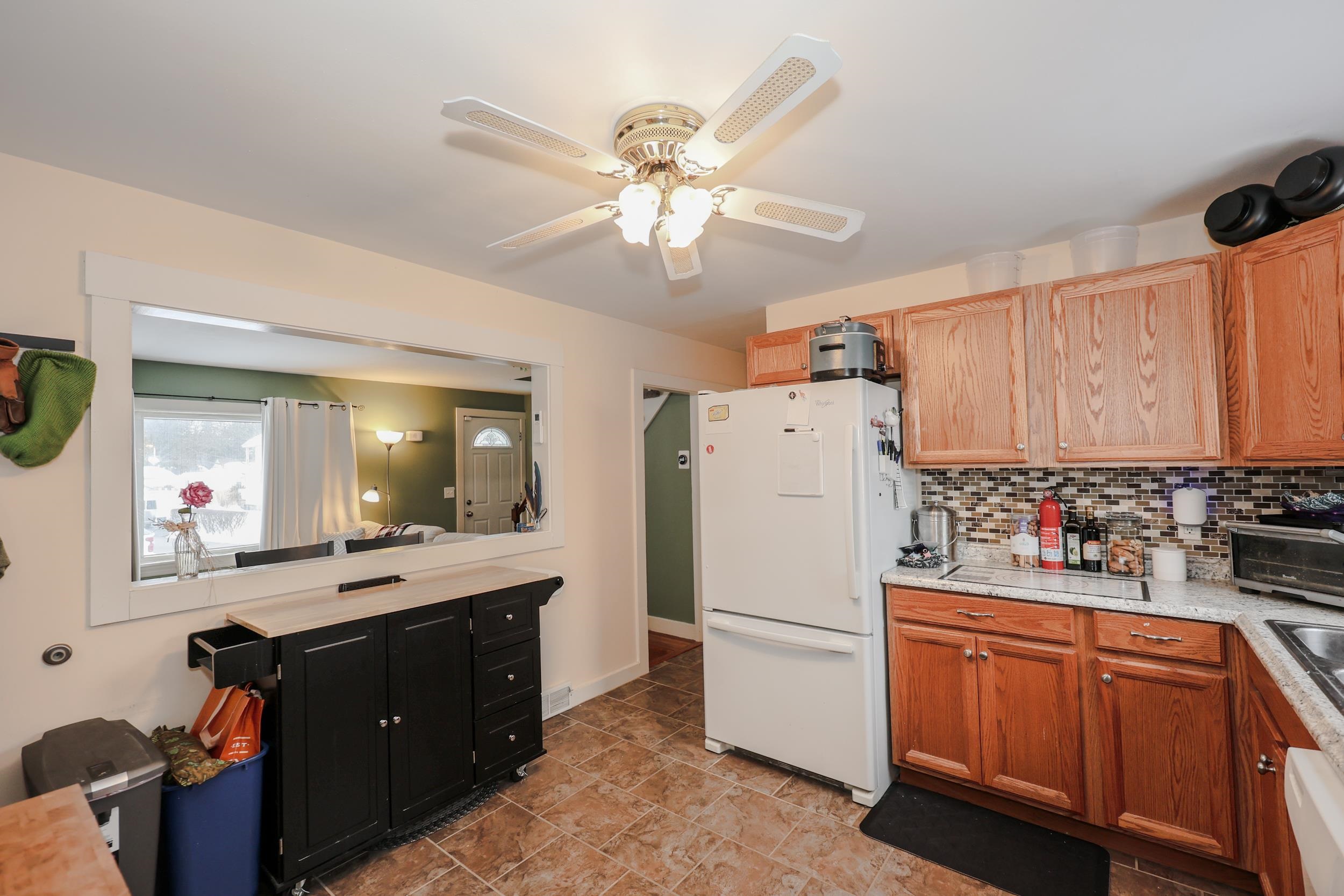 21 Erie Street Manchester, NH 03102 - Photo 12 of 41