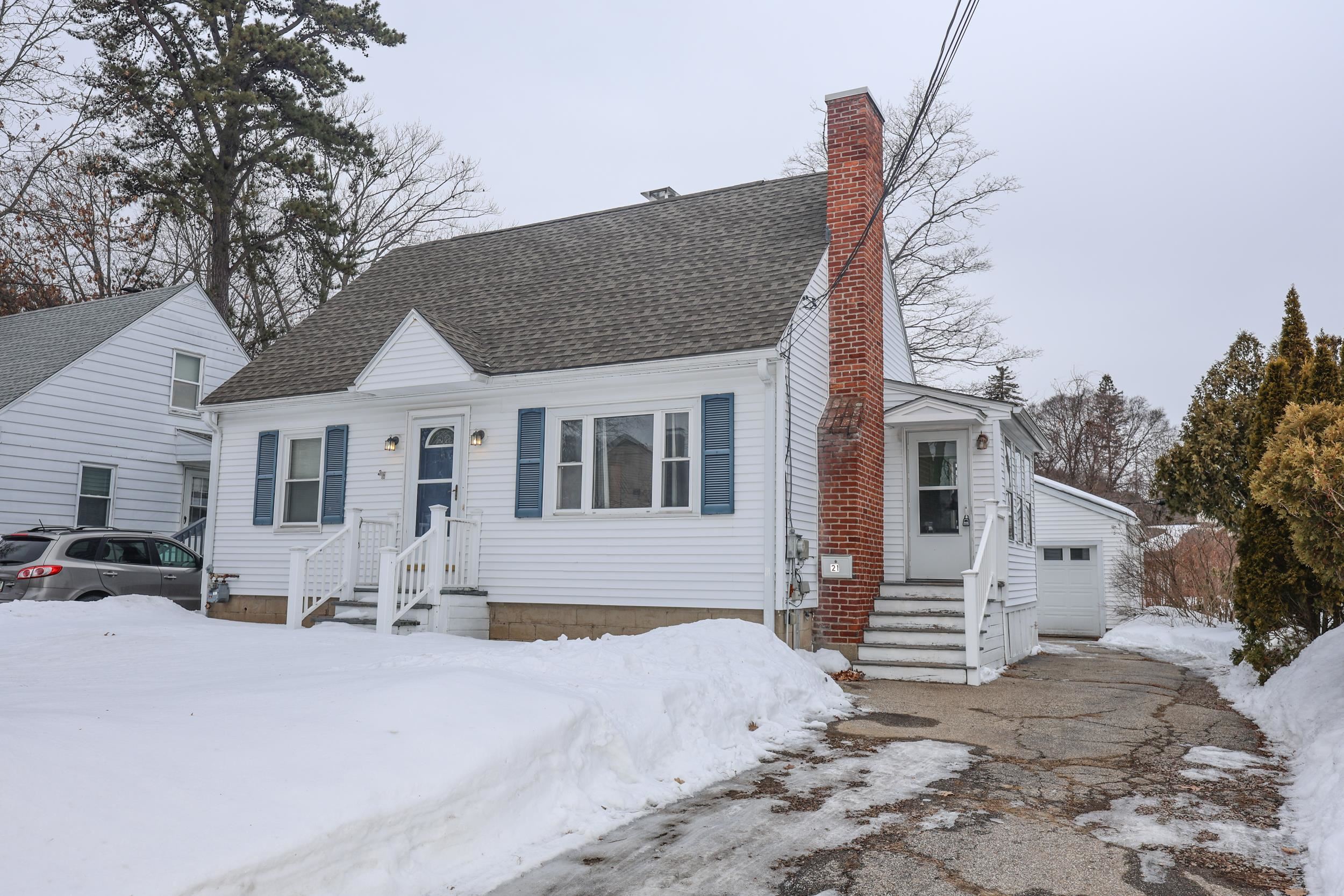 21 Erie Street Manchester, NH 03102 - Photo 3 of 41