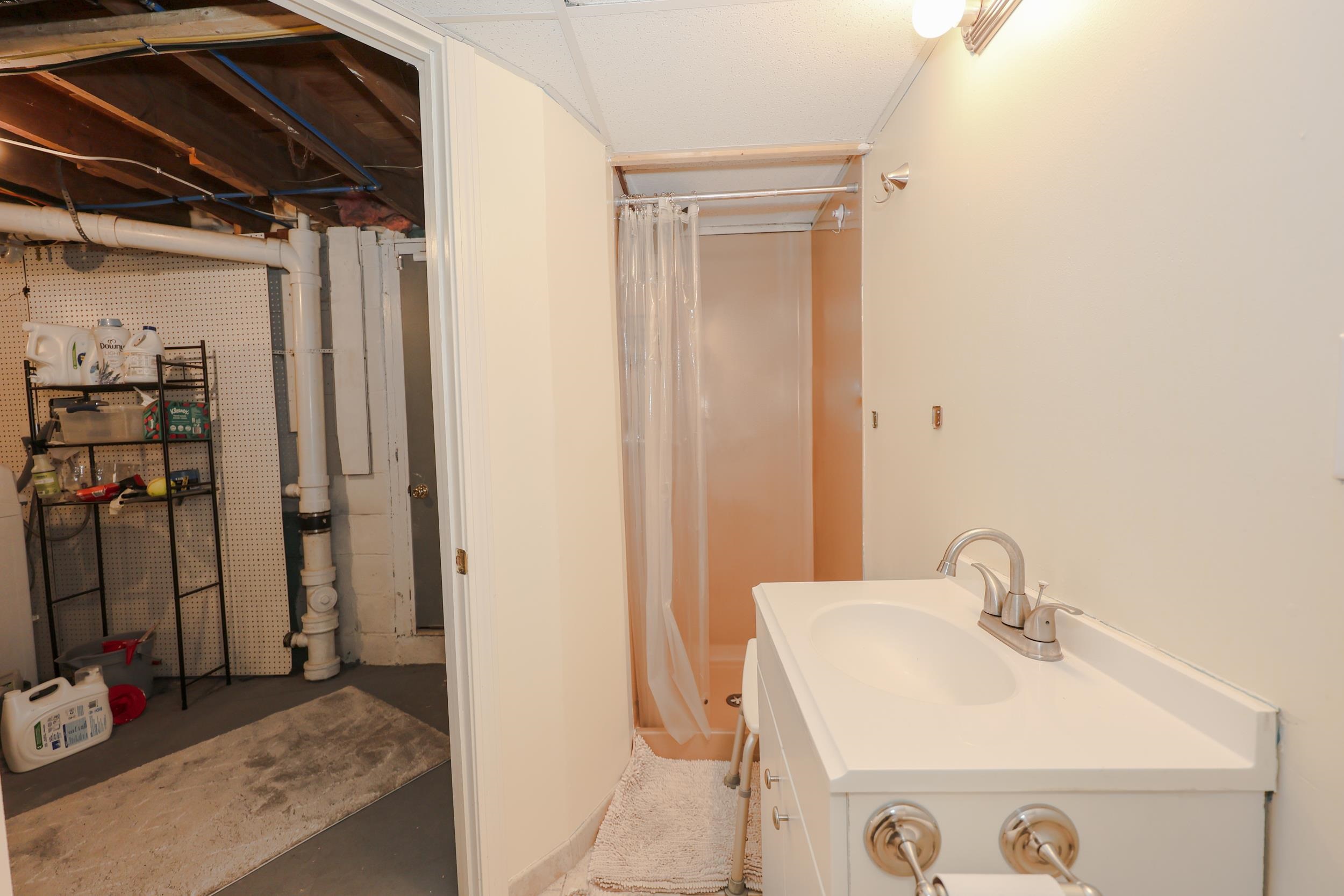 21 Erie Street Manchester, NH 03102 - Photo 32 of 41