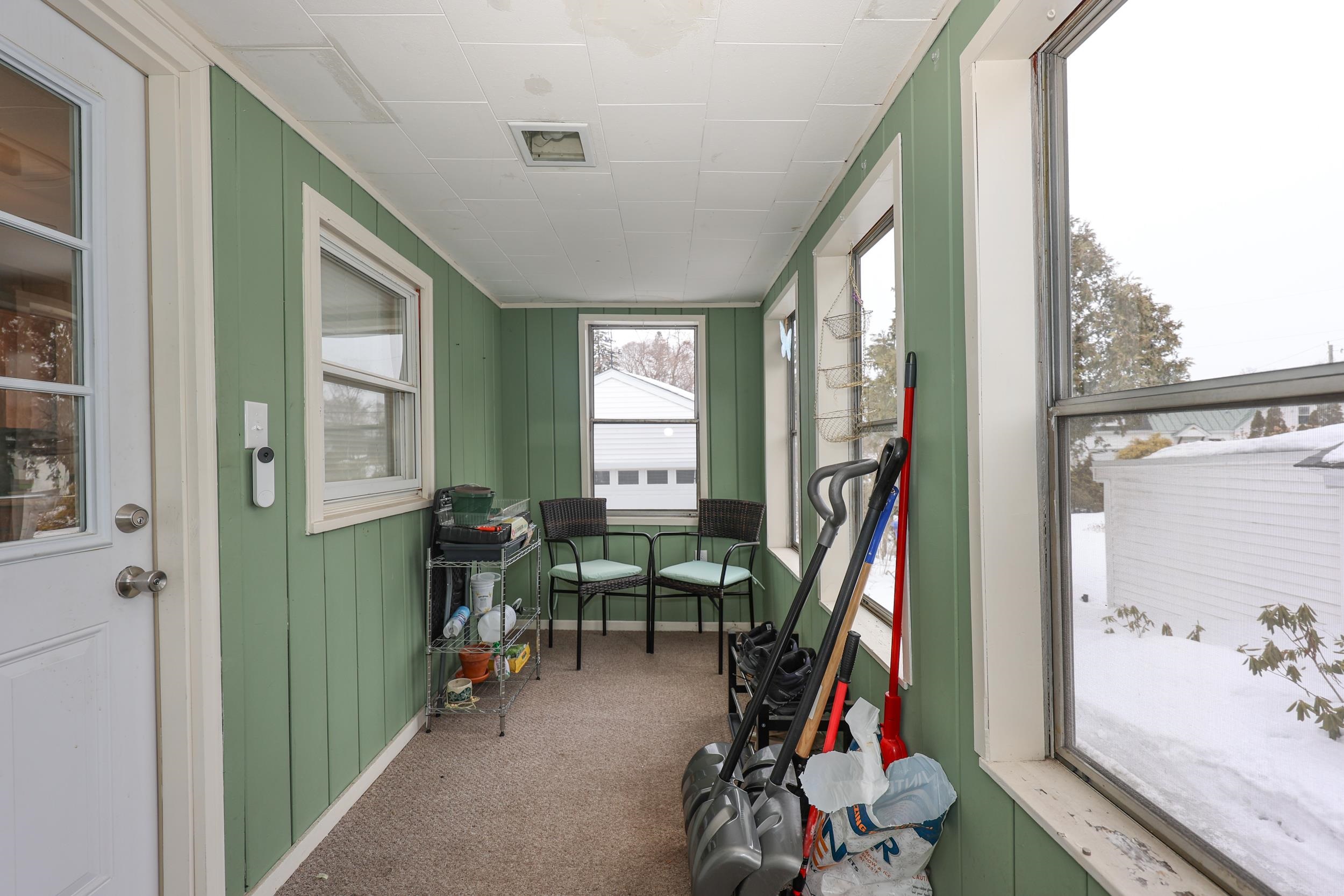 21 Erie Street Manchester, NH 03102 - Photo 6 of 41