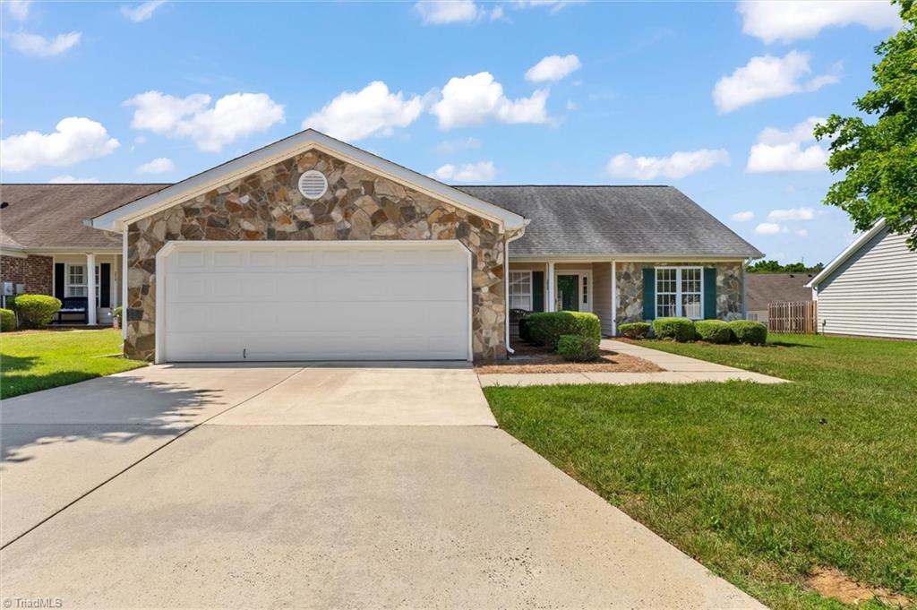 3952 Cobblestone Bend Drive High Point, NC 27265 - Photo 2 of 23